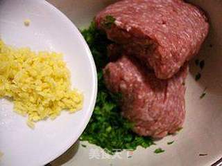 鲜香味美-------【芫荽鲜肉馄饨】的做法步骤:3