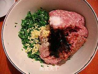 鲜香味美-------【芫荽鲜肉馄饨】的做法步骤:4