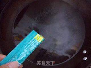 鲜香味美-------【芫荽鲜肉馄饨】的做法步骤:12