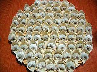 鲜香味美-------【芫荽鲜肉馄饨】的做法步骤:10