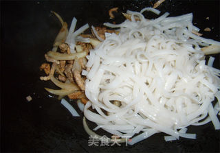 干炒河粉的做法步骤:9