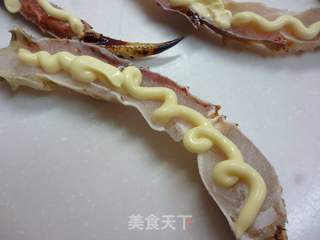 制做超级简单却奢华美味的色拉酱烤帝王蟹的做法步骤:3