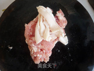 鹌鹑蛋蒸肉饼的做法步骤:2