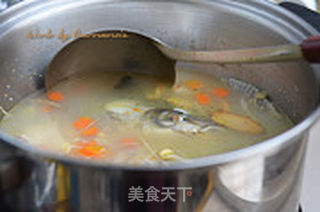 鱼骨蔬菜汤的做法步骤:7