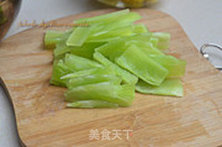 板栗鸡球煲的做法步骤:5