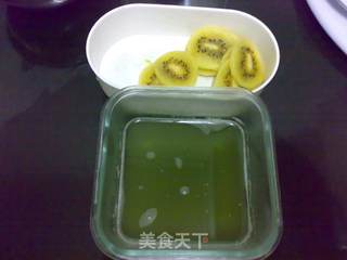 猕猴桃鲜果冻的做法步骤:5