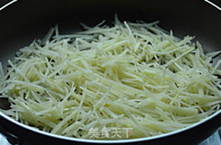 黑胡椒土豆丝的做法步骤:5