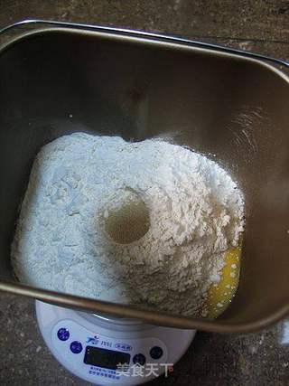蘑菇鸡肉包的做法步骤:2