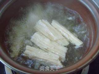 润肺降火---白果腐竹甜汤的做法步骤:3