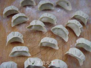 清香鲜甜---韭菜虾仁饺子的做法步骤:7