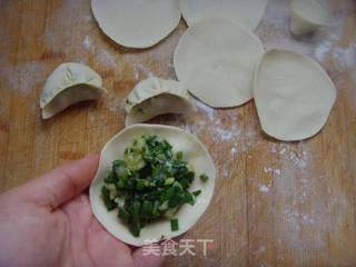清香鲜甜---韭菜虾仁饺子的做法步骤:6