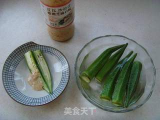 醇香爽脆---冰镇秋葵佐焙煎芝麻汁的做法步骤:3