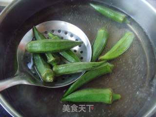 鲜香可口---秋葵培根卷的做法步骤:2