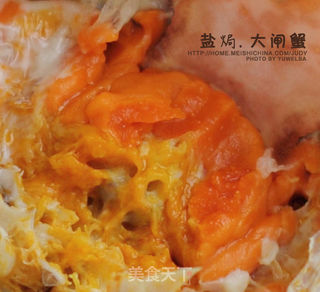盐焗大闸蟹---让蟹黄更甘醇的做法步骤:9