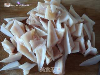 西兰花炒鸡脆骨的做法步骤:2