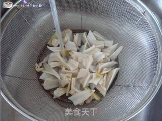 西兰花炒鸡脆骨的做法步骤:5