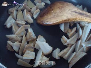西兰花炒鸡脆骨的做法步骤:6