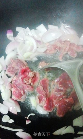 西式红焖牛肉饭的做法步骤:4