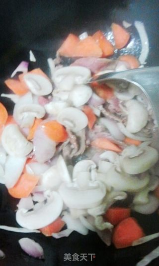 西式红焖牛肉饭的做法步骤:5