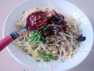 鸡枞油拌黄豆芽的做法步骤:7