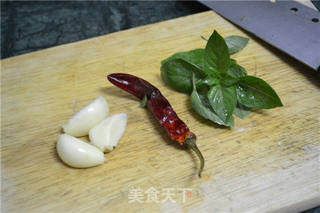 适合一个人的周末惬意午餐【番茄鲜虾意大利面】的做法步骤:3