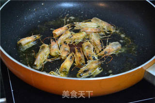 适合一个人的周末惬意午餐【番茄鲜虾意大利面】的做法步骤:5