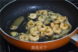 适合一个人的周末惬意午餐【番茄鲜虾意大利面】的做法步骤:7