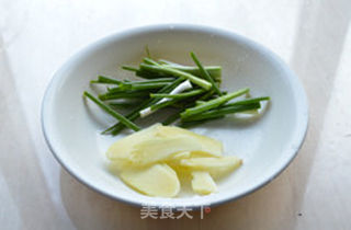 红烧鲳鱼的做法步骤:3