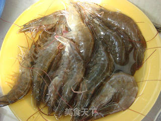 白灼虾的做法步骤：1