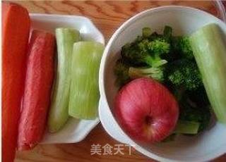 五彩蔬果沙拉的做法步骤：1