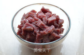 黑椒牛肉丁的做法步骤:2