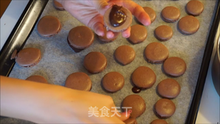 贵妇甜品-法式马卡龙(巧克力味道)做法的做法步骤:12