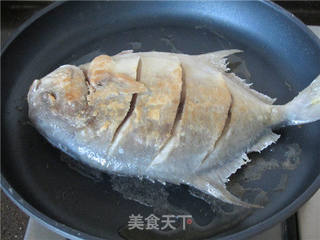 萝卜烧鲳鱼的做法步骤:5