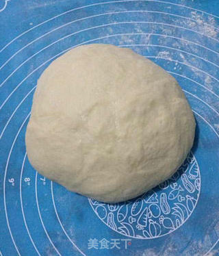 豆沙面包卷的做法步骤:4
