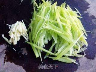 蛋香莴笋丝的做法步骤：1