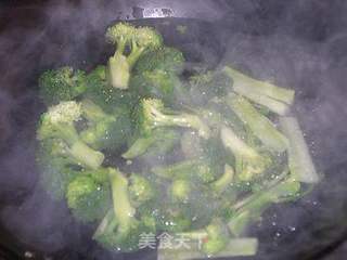 圣诞树沙拉的做法步骤:2