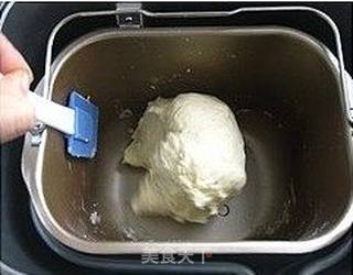 肉松沙拉面包的做法步骤:2