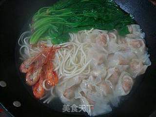 鲜香味美-----【上汤鲜虾馄饨面】的做法步骤:16
