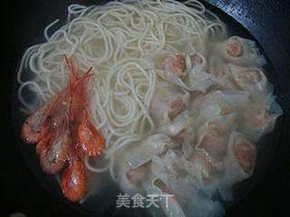 鲜香味美-----【上汤鲜虾馄饨面】的做法步骤:15