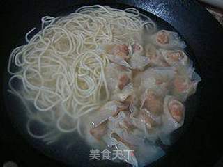鲜香味美-----【上汤鲜虾馄饨面】的做法步骤:14
