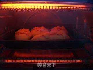 蛋黄肉松面包的做法步骤:10