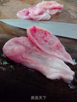 【爽口弹牙】青椒炒鱼扣的做法步骤:2