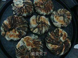 豆渣好去处-------【豆渣香葱麻酱烧饼】的做法步骤:18