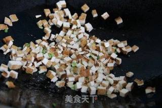 豆腐干炒花生的做法步骤:5