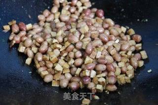 豆腐干炒花生的做法步骤:7