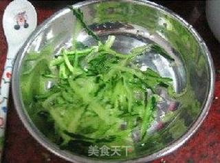 沙拉蔬菜通心粉的做法步骤:2