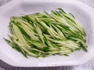 爽口香辣的棒棒鸡丝的做法步骤:3
