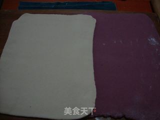 【紫薯双色花卷】-----花样主食自己做的做法步骤：5