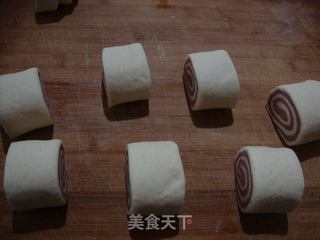 【紫薯双色花卷】-----花样主食自己做的做法步骤：9