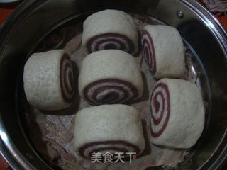 【紫薯双色花卷】-----花样主食自己做的做法步骤：11
